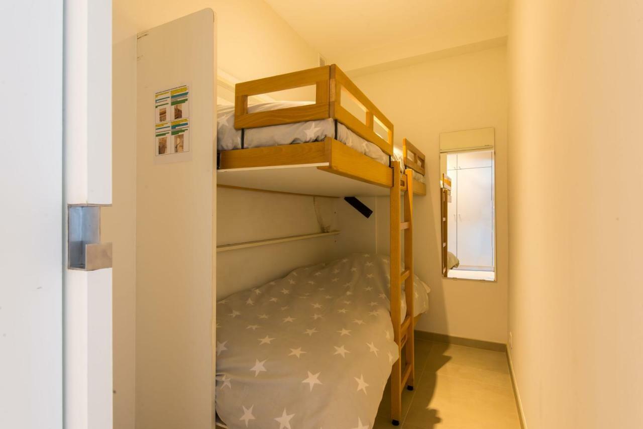 Cosy Studio With Sea View In Oostende Bagian luar foto