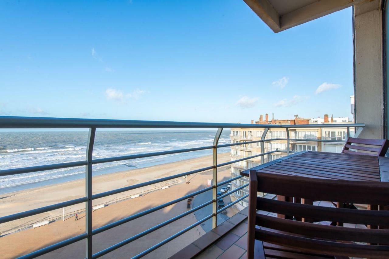 Cosy Studio With Sea View In Oostende Bagian luar foto